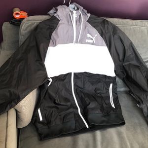 PUMA Men’s Black, White & Gray Hooded Windbreaker Jacket